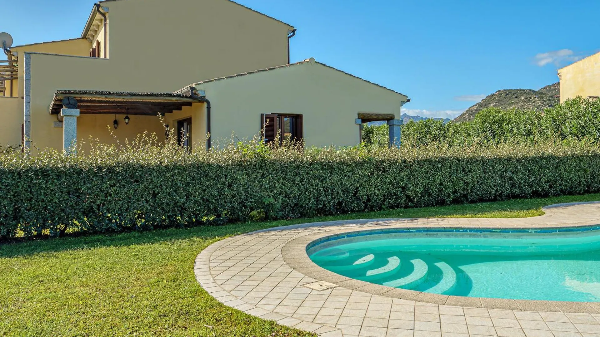 Villa Eleonora-Iun-P6104 سان تيودورو إيطاليا